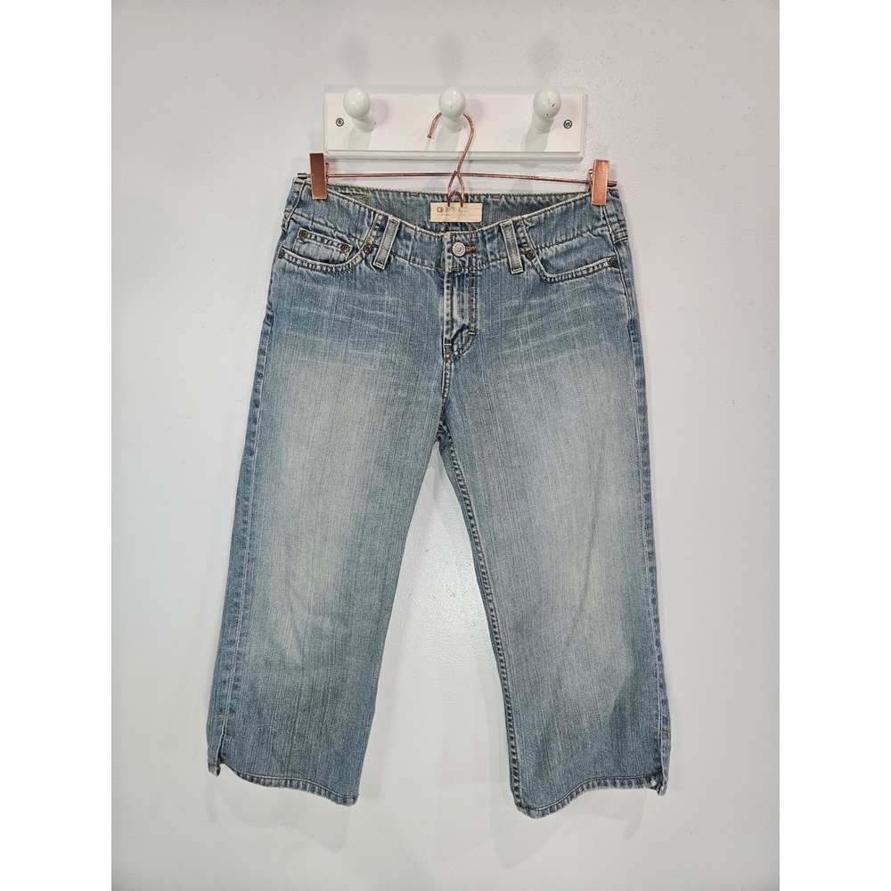 BKE Wendi Light Wash Denim Capri Jeans Size 27 Straight Leg Side Slit Y2K